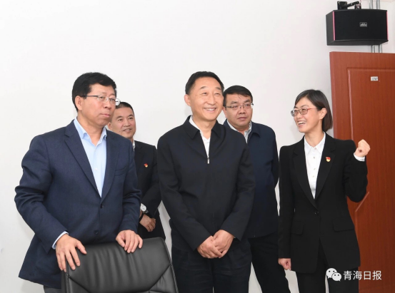 省委副書記、代省長(zhǎng)劉寧在副省長(zhǎng)王黎明等領(lǐng)導(dǎo)的陪同下視察物產(chǎn)集團(tuán)