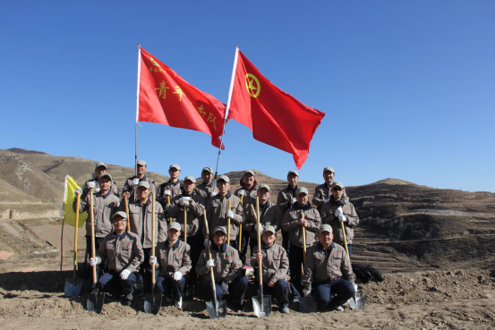 有一種奉獻(xiàn)叫“五四精神”，有一種擔(dān)當(dāng)叫“青年突擊隊(duì)”